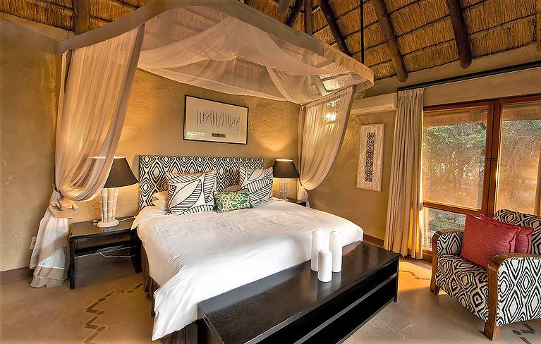 Lukimbi Safari Lodge Suite
